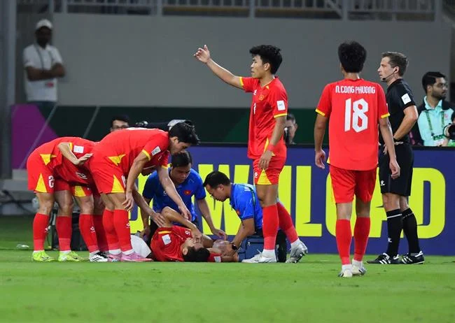 Hình ảnh máy chủ an toàn với mã hóa và các biện pháp an ninh mạng